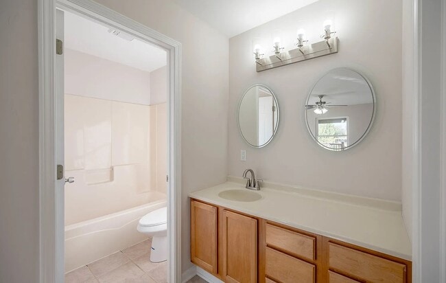 Photo - 2126 Kingsmill St