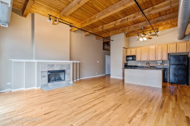 Photo - 14 N Sangamon St Unit 401