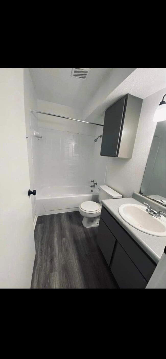 Glen Oaks Apartments