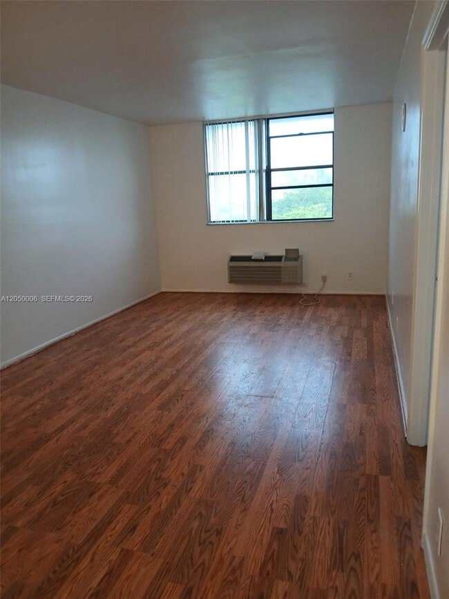 Photo - 2501 Riverside Dr Unit 503-A