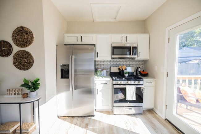 Photo - Updated 2-bedroom house $985