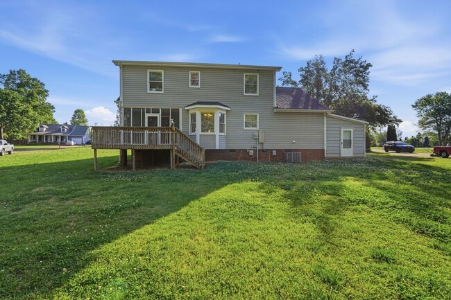 Photo - Spacious 4BR with Beautiful Backyard Retreat!