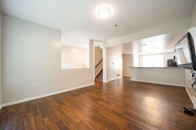 265 E 12th Ave