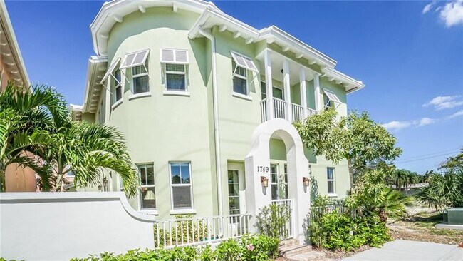 Photo - 1749 NE 9th St