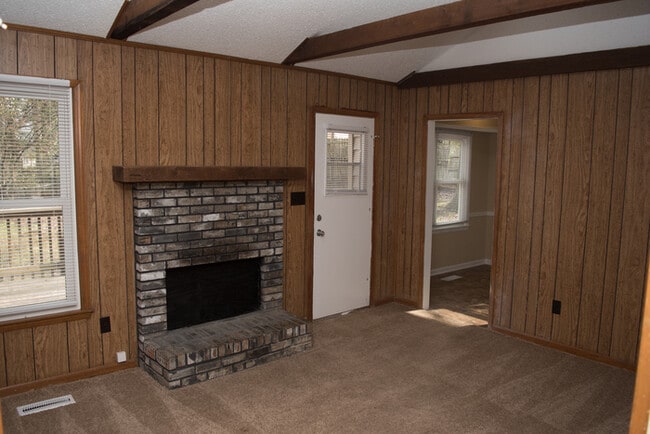 Photo - 1829 Christian St NE