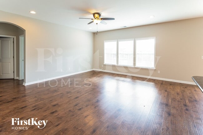 Photo - 423 Mountain Laurel Cir