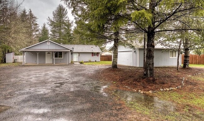 Photo - 207 NE Nikki Ln