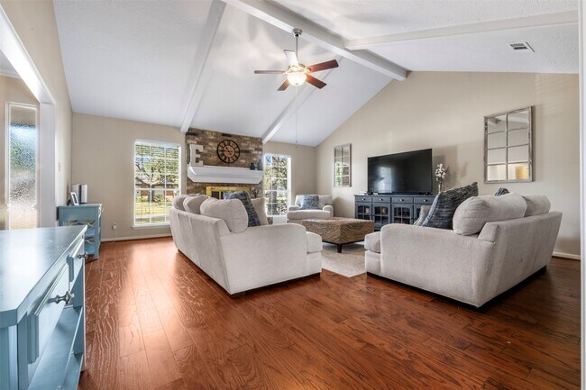 Photo - 1018 Trowbridge Dr