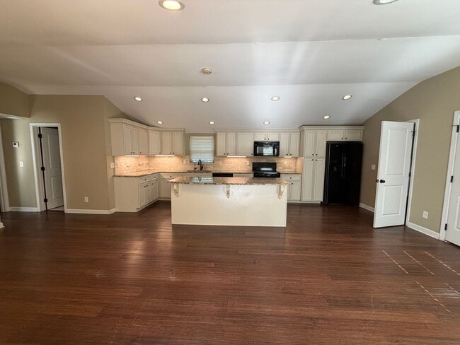 Photo - 404 Pilch Rd