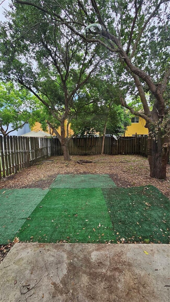 785 SW 6th Pl