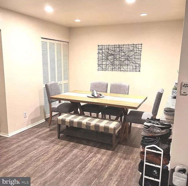 Dining Area - 312A Mitten Ln Unit 312A Mitten Lane