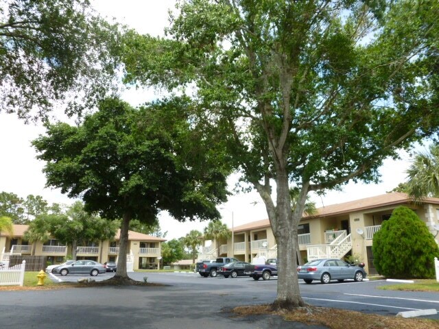 Oakmont Apartments - Oakmont Apartments