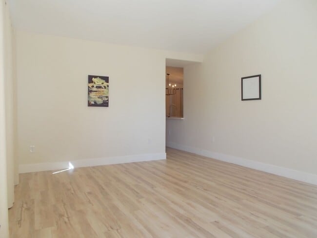 Photo - 519 Crimson View Pl