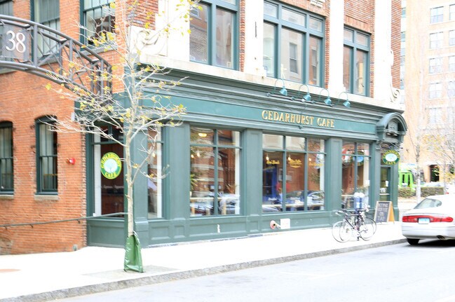 street level - 38 Crown Street