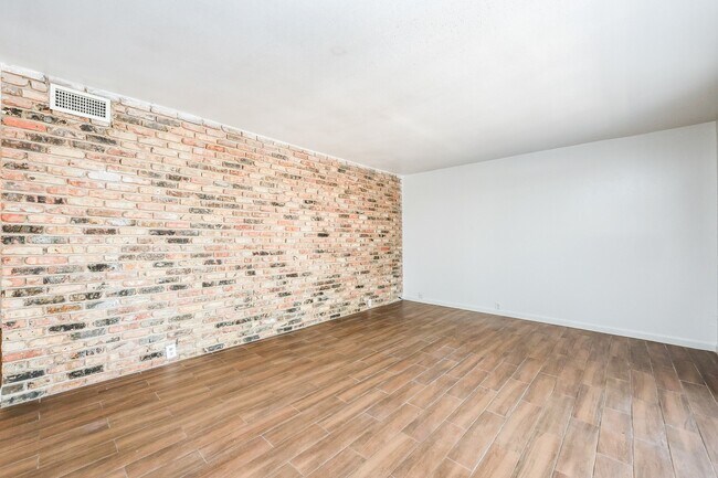 Photo - 7510 Shadyvilla Ln Unit 17