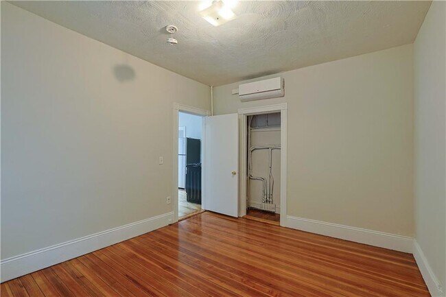 Photo - 56 Tell St Unidad 1F