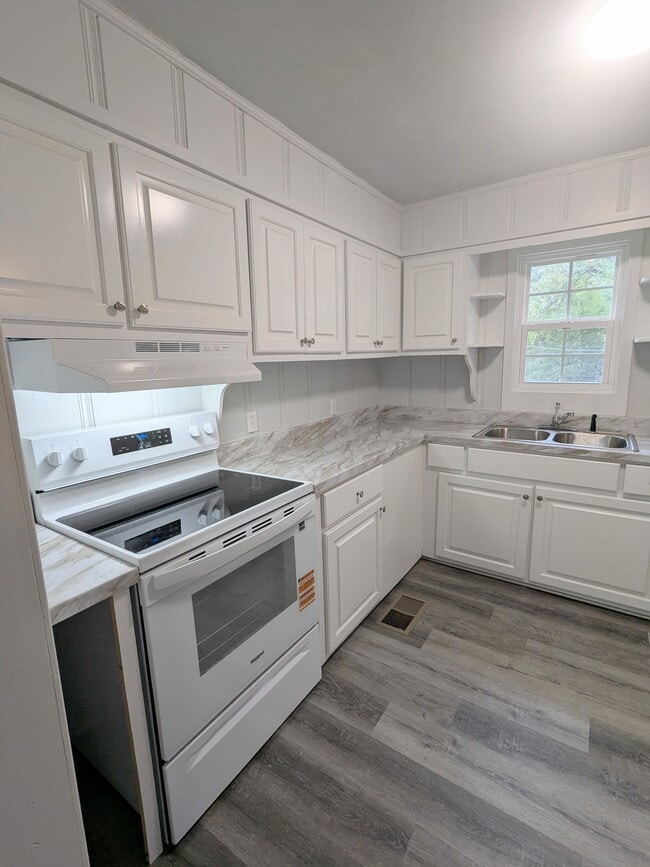 Photo - 205 Hazel Rd