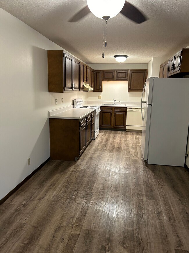Photo - Lakeview Apartments