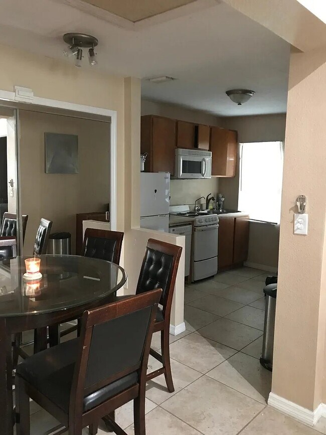 Photo - 7107 N 53rd St Unit B