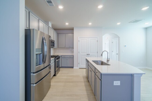 Photo - Almost New End Unit Townhome in desirable Chateau community