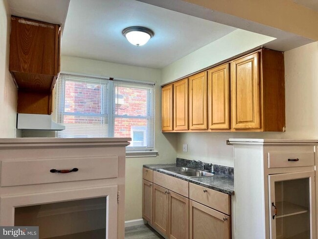 Photo - 8320 Pickering Ave Unit A