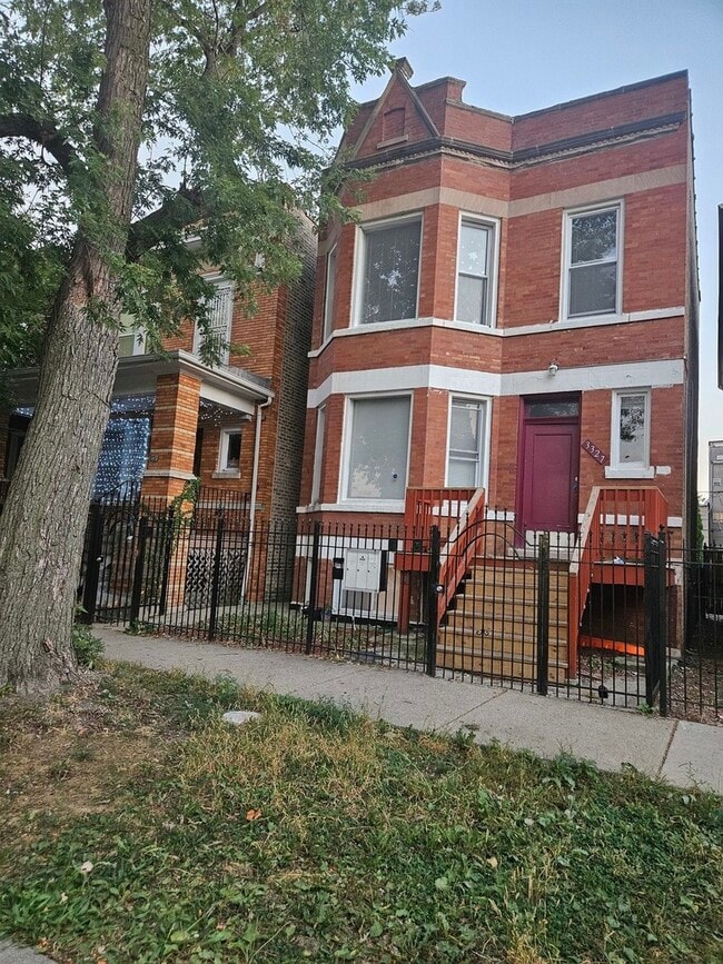 Photo - 3327 W Evergreen Ave Unit 2