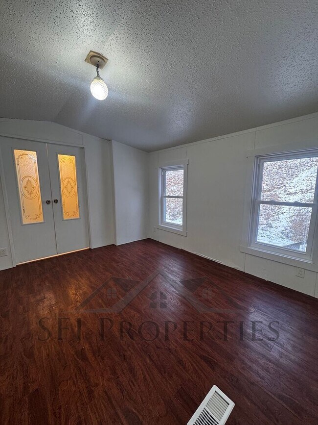 Photo - 3 BEDROOMS 2 BATHROOMS HOUSE IN HANOVERTON, OH 44423