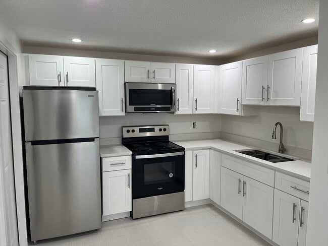 Building Photo - 1511 Suponic Ave Unit 1511 B