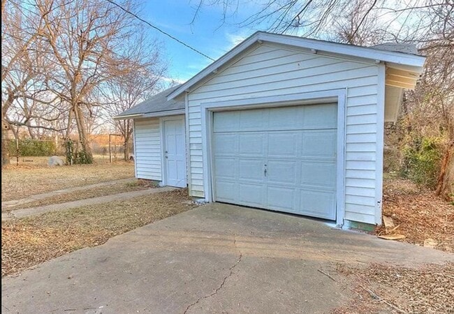 Photo - Charming 3 bedroom/2 bath home!