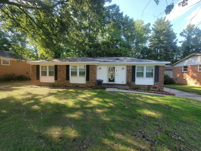 Building Photo - 3208 Shallowford Dr