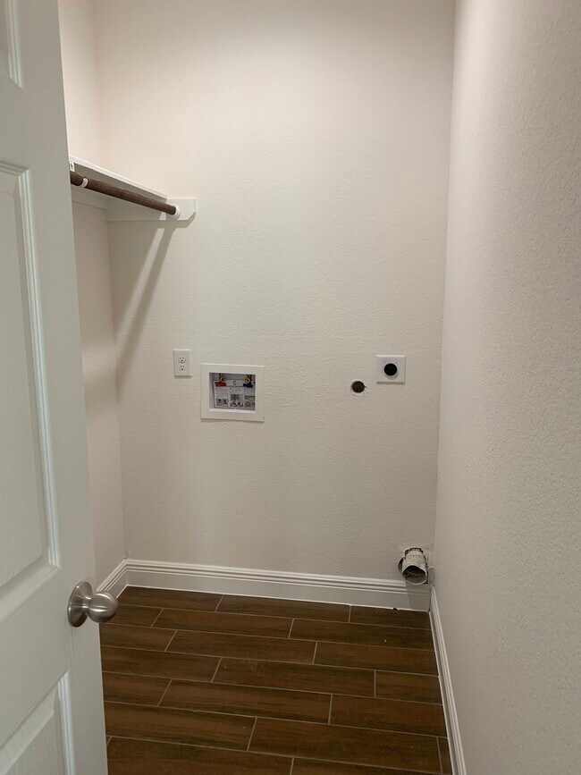 Photo - 5622 Ridgeway Dr