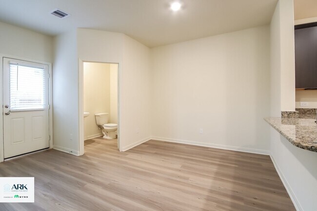 584 Solomon Ln
