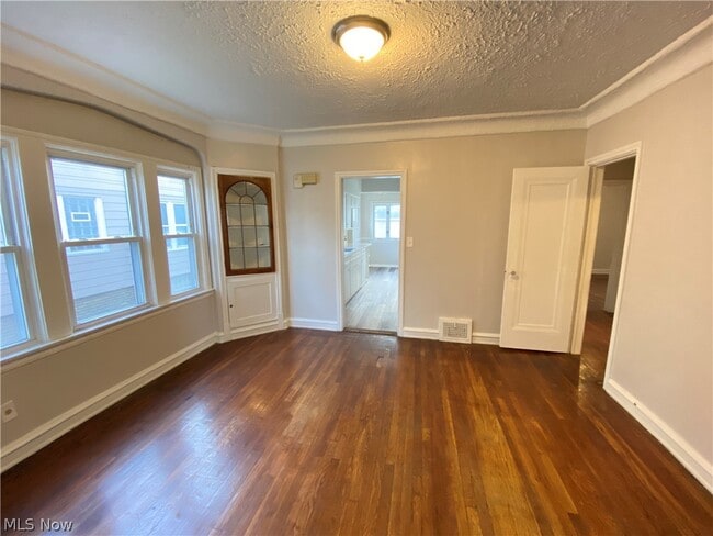 Photo - 1478 Sherbrook Rd Unit Lower