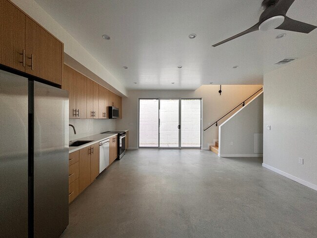 Photo - 1210 1/2 Manzanita St