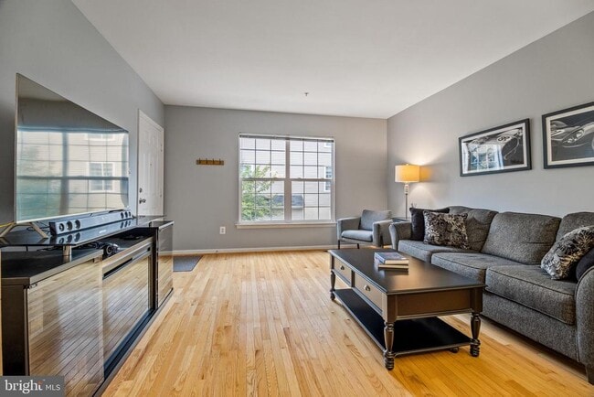 Photo - 11349 King George Dr