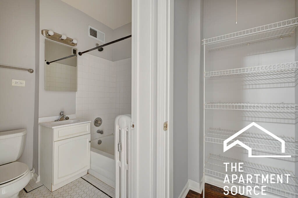 Photo - 5742 N Winthrop Ave Unit 308