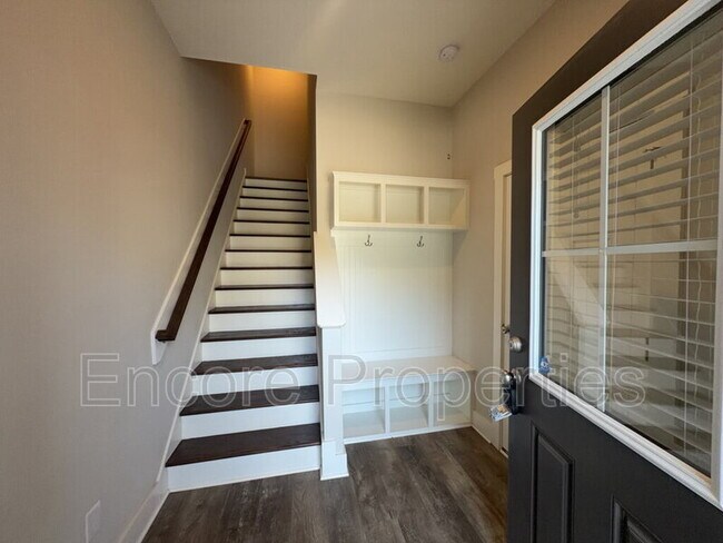 Photo - 825 S Franklin St
