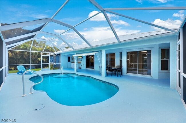 Photo - 250 SE 44th St