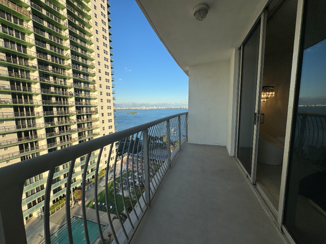 Photo - 1750 N Bayshore Dr Condominio Unidad 1907