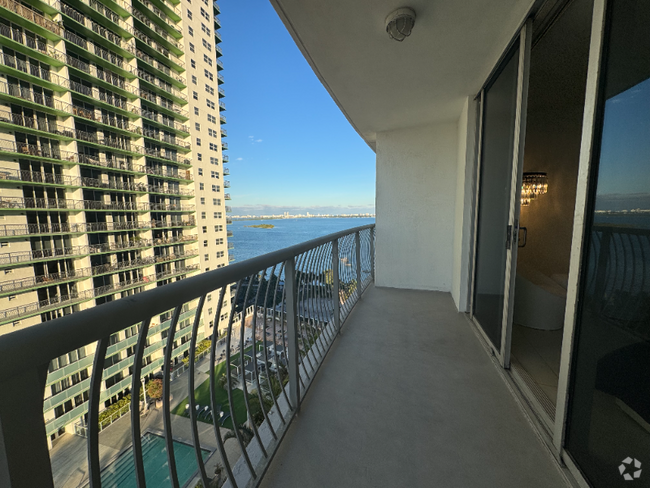 Building Photo - 1750 N Bayshore Dr Unit 1907 Rental