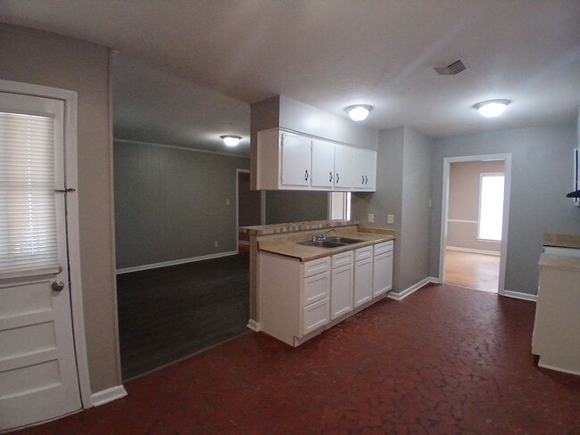 Photo - Newly Renovated Home in Parkway Village  - Open To Section 8