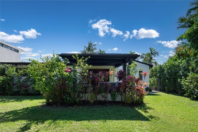 Photo - 118 E 3rd Ct