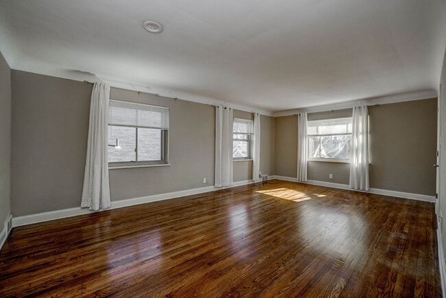 Photo - 4146 South Ave Unidad 2