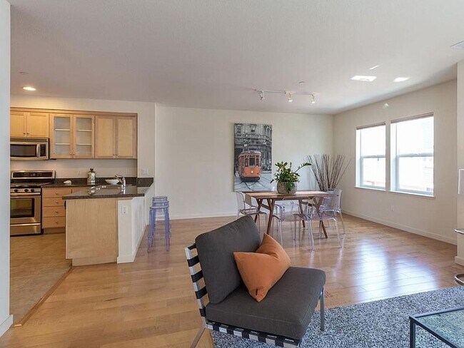 Photo - 859 Avery Dr