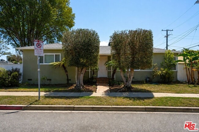 Photo - 2904 Oakhurst Ave
