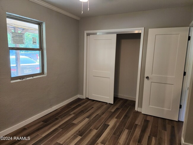 Photo - 314 Deare St Apartment