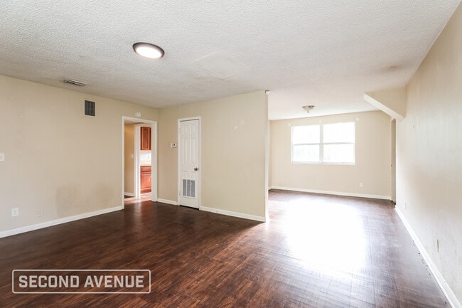 Photo - 1320 Bretta St