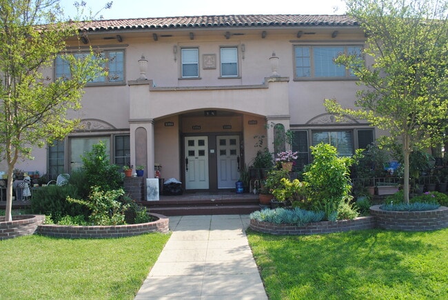 Photo - 1172 E Orange Grove Blvd Unidad Upstairs apt in four plex