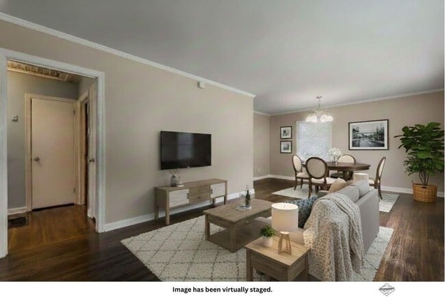 Photo - 817 Gertrude Pl NW