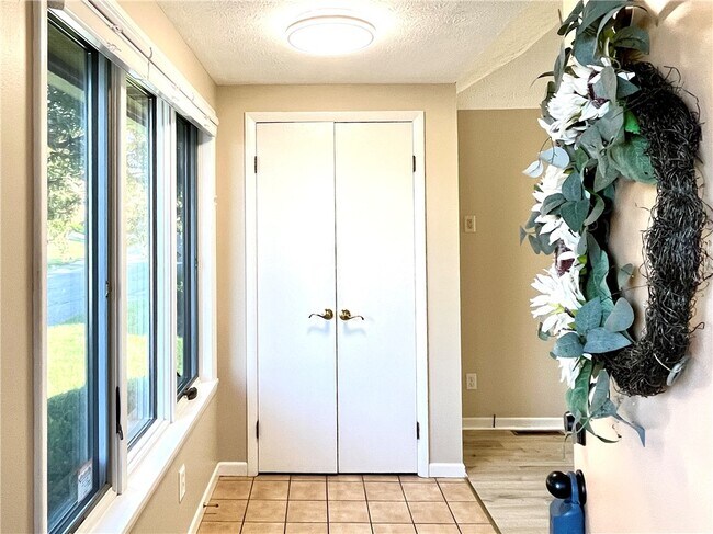 Photo - 3 Treetop Dr